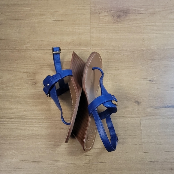 Tory Burch Casey Wedge Thong-Maison Leather Sandals - Picture 7 of 12